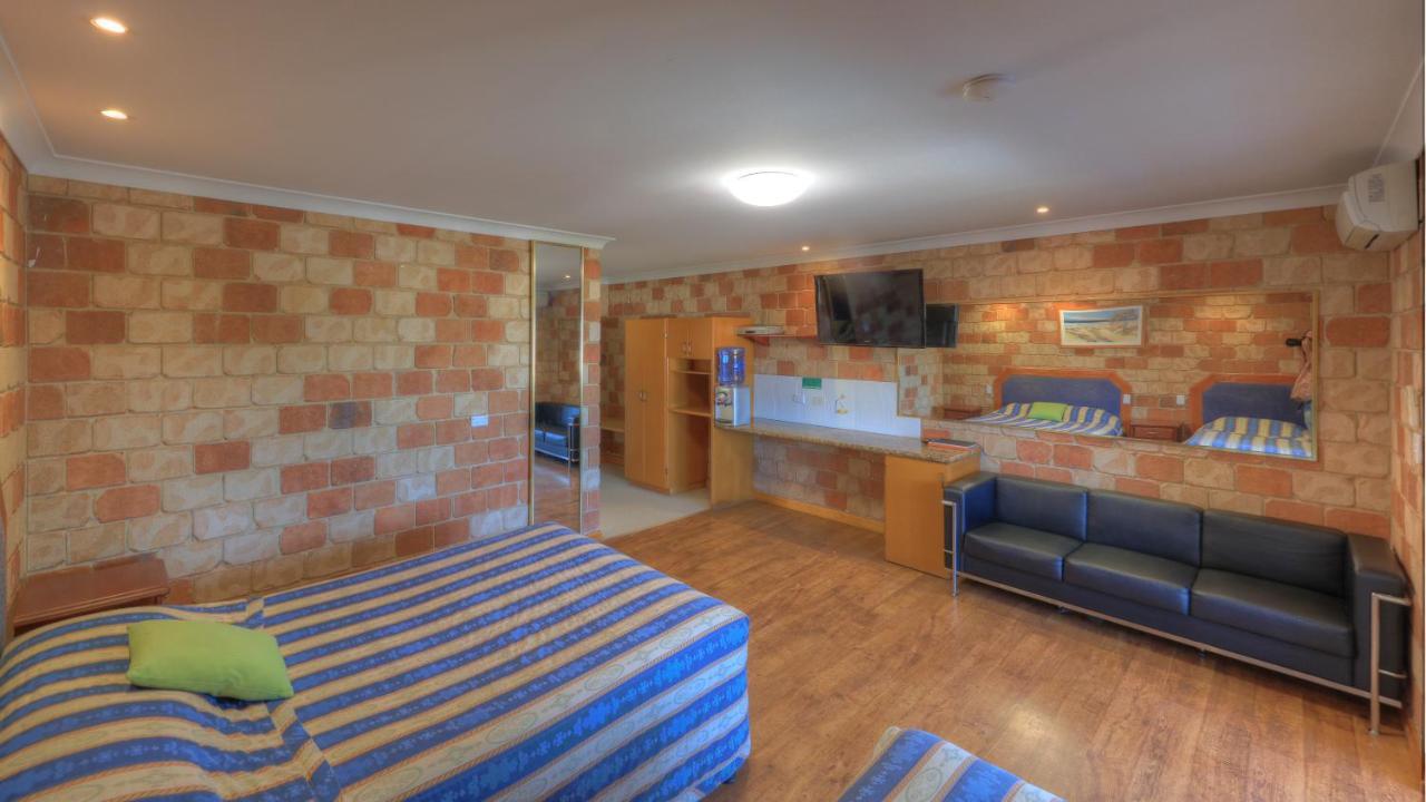 Golfers Inn Tenterfield Exterior photo