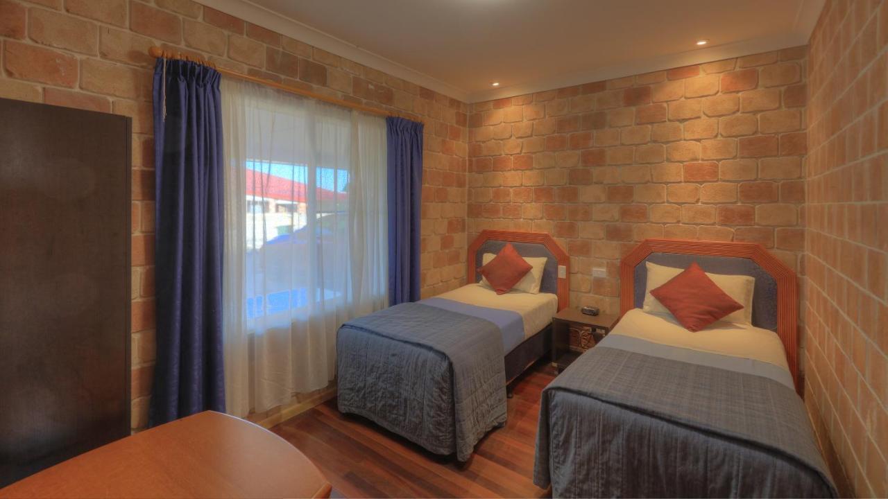 Golfers Inn Tenterfield Exterior photo