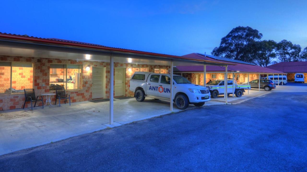 Golfers Inn Tenterfield Exterior photo