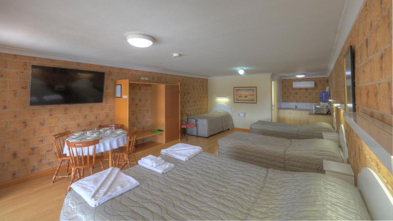 Golfers Inn Tenterfield Exterior photo