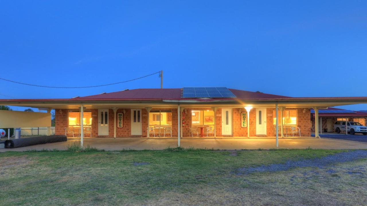 Golfers Inn Tenterfield Exterior photo