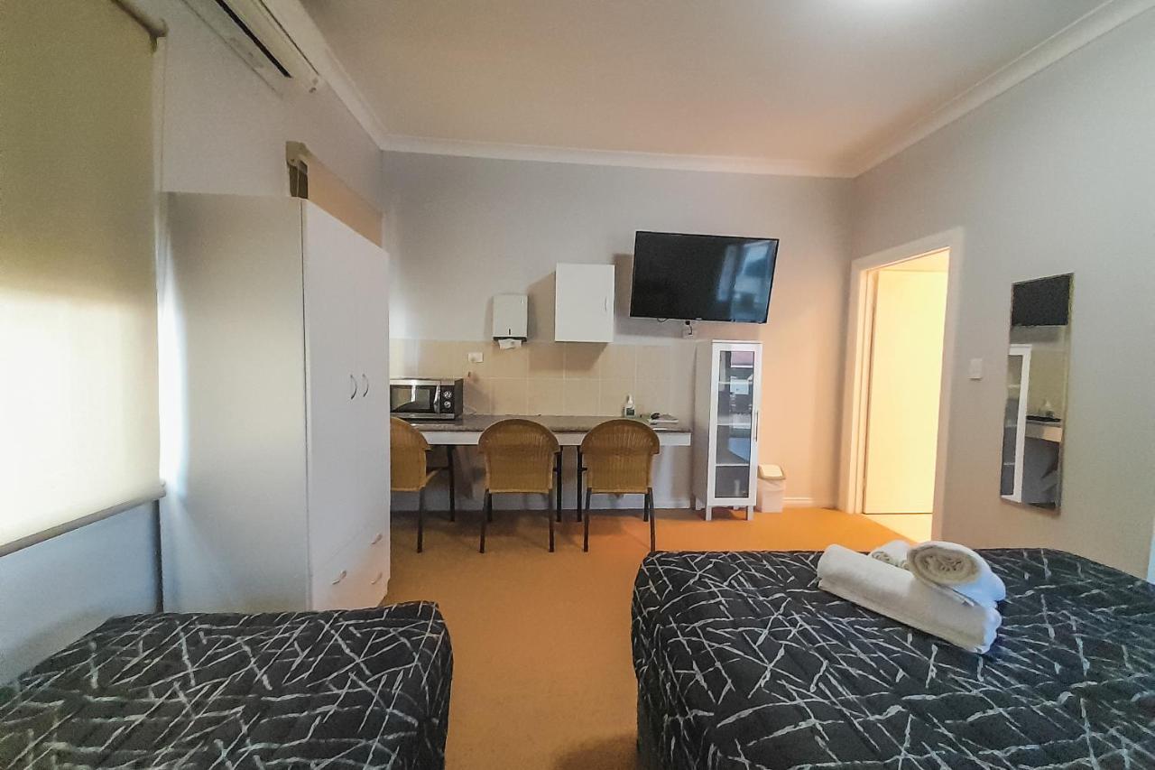 Golfers Inn Tenterfield Exterior photo
