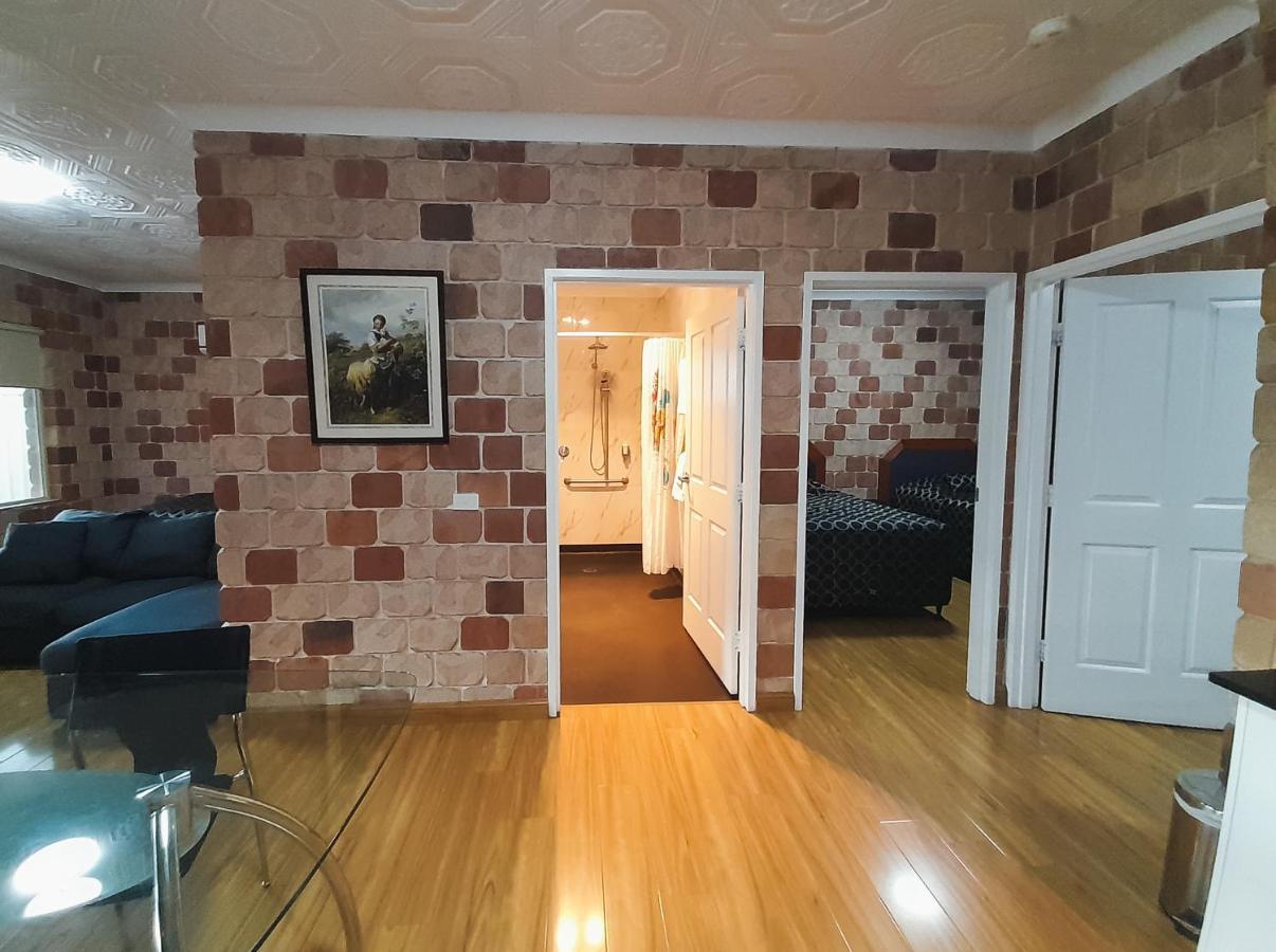 Golfers Inn Tenterfield Exterior photo