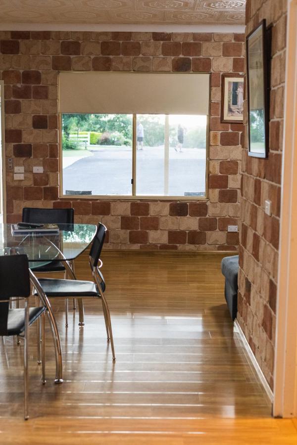 Golfers Inn Tenterfield Exterior photo